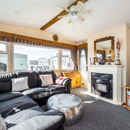 Caravan Beach Holiday Hotel Saint Osyth Esterno foto