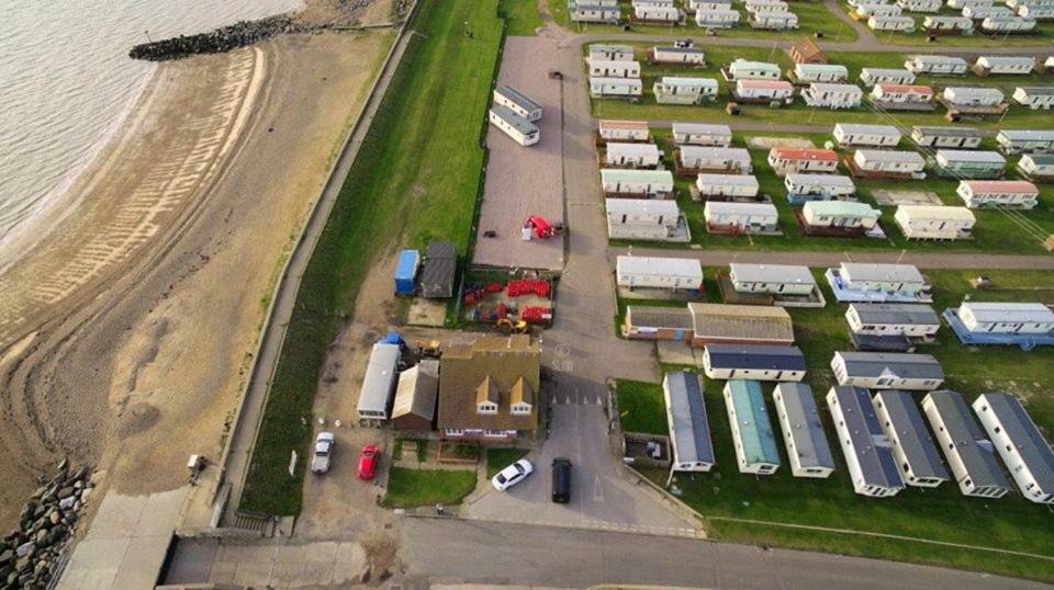 Caravan Beach Holiday Hotel Saint Osyth Esterno foto