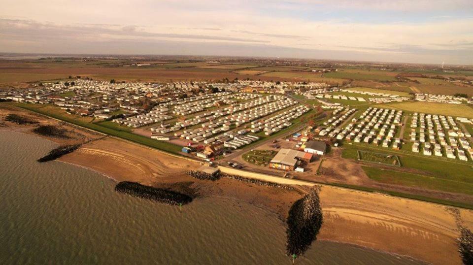 Caravan Beach Holiday Hotel Saint Osyth Esterno foto