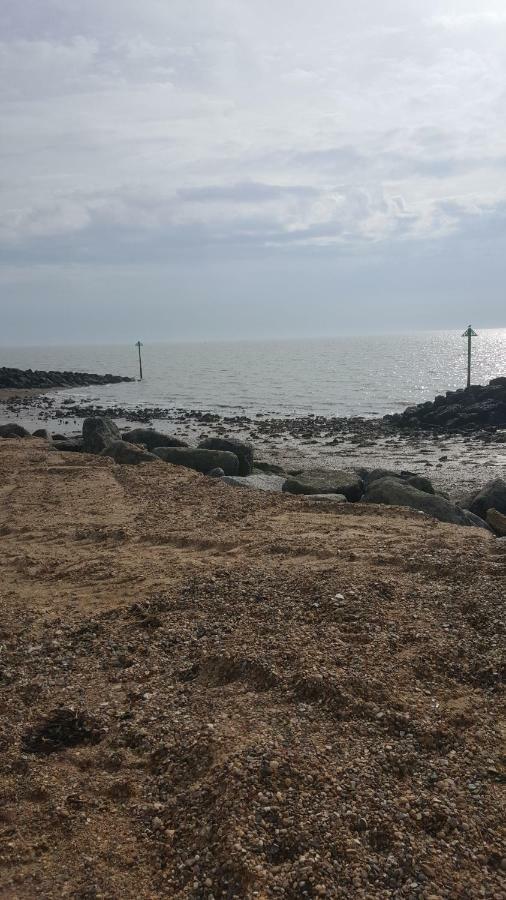 Caravan Beach Holiday Hotel Saint Osyth Esterno foto
