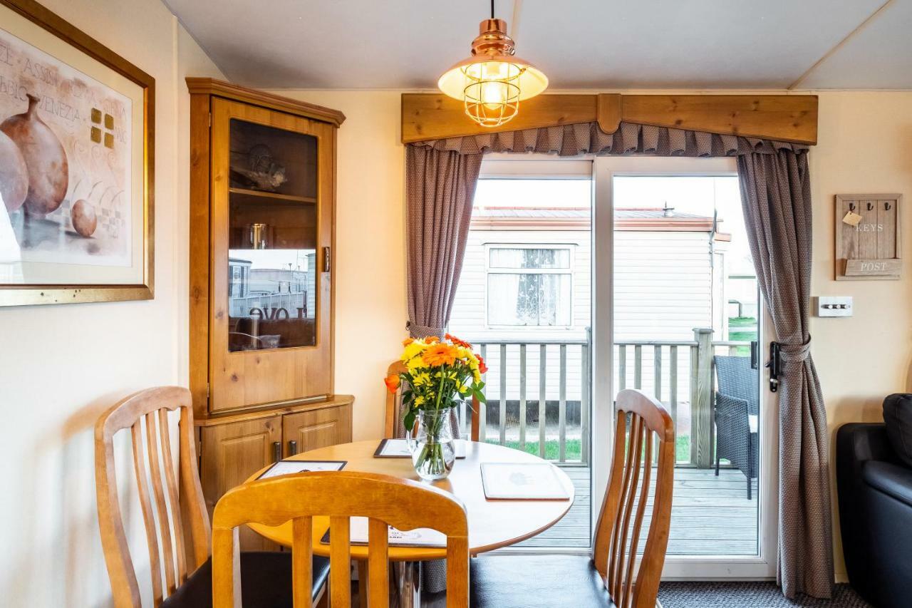 Caravan Beach Holiday Hotel Saint Osyth Esterno foto