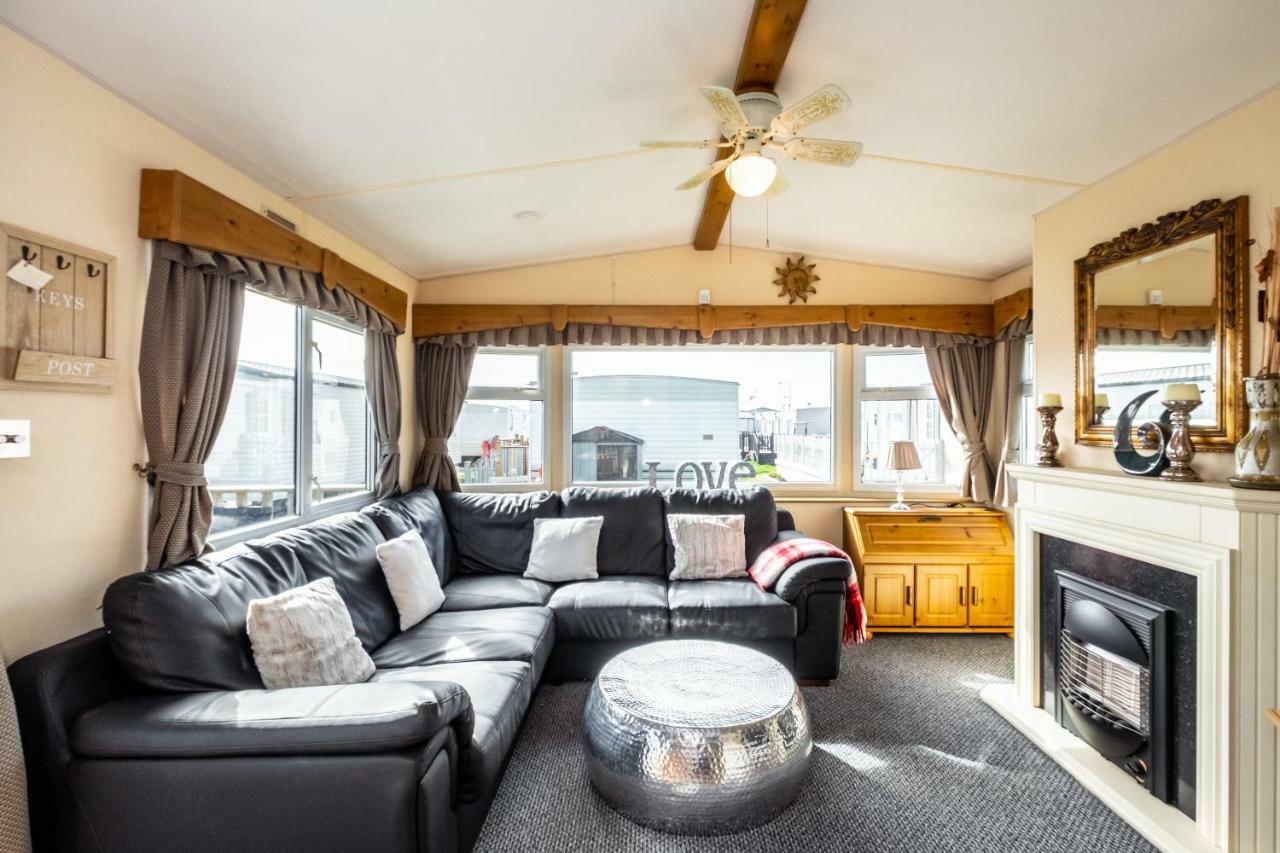Caravan Beach Holiday Hotel Saint Osyth Esterno foto