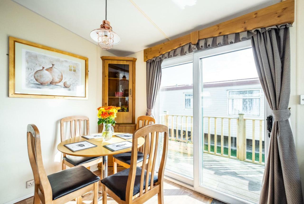 Caravan Beach Holiday Hotel Saint Osyth Esterno foto