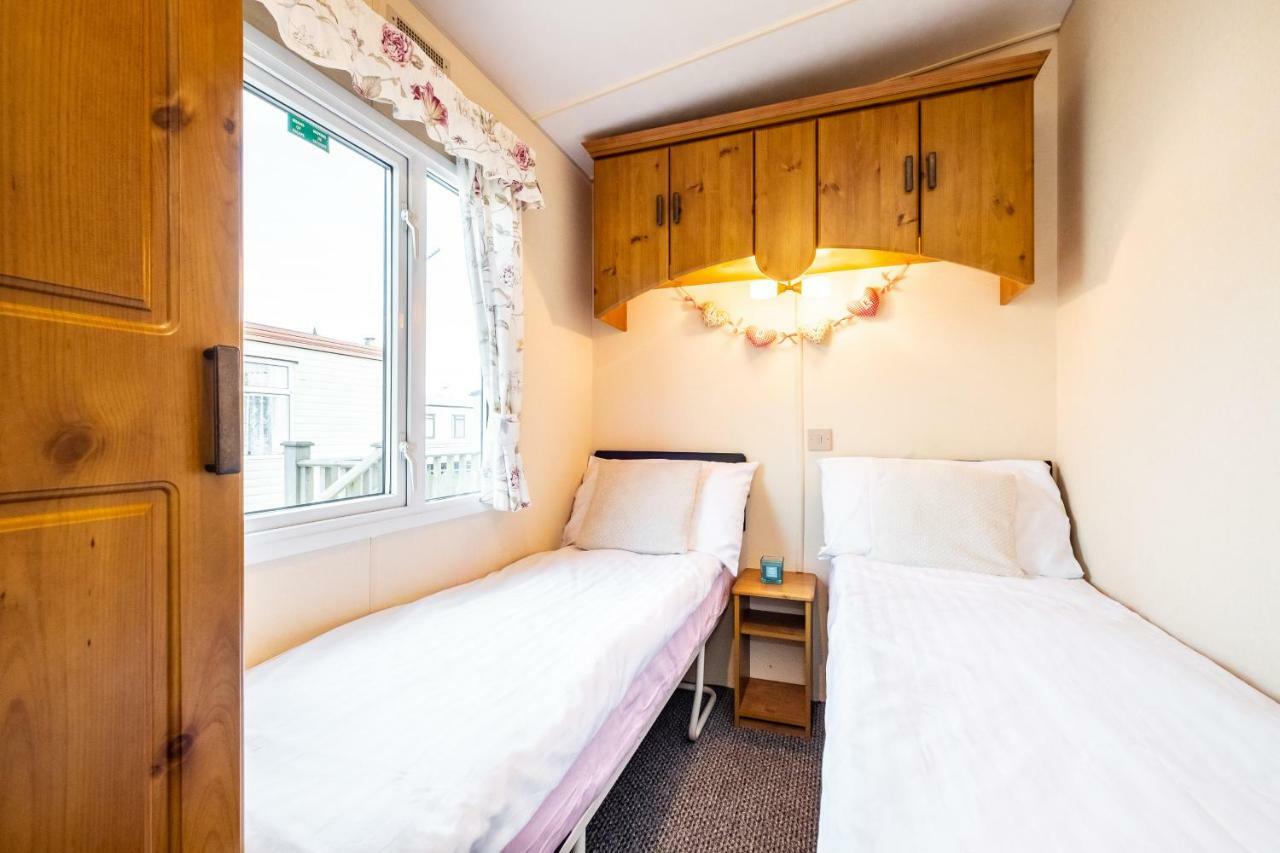 Caravan Beach Holiday Hotel Saint Osyth Esterno foto
