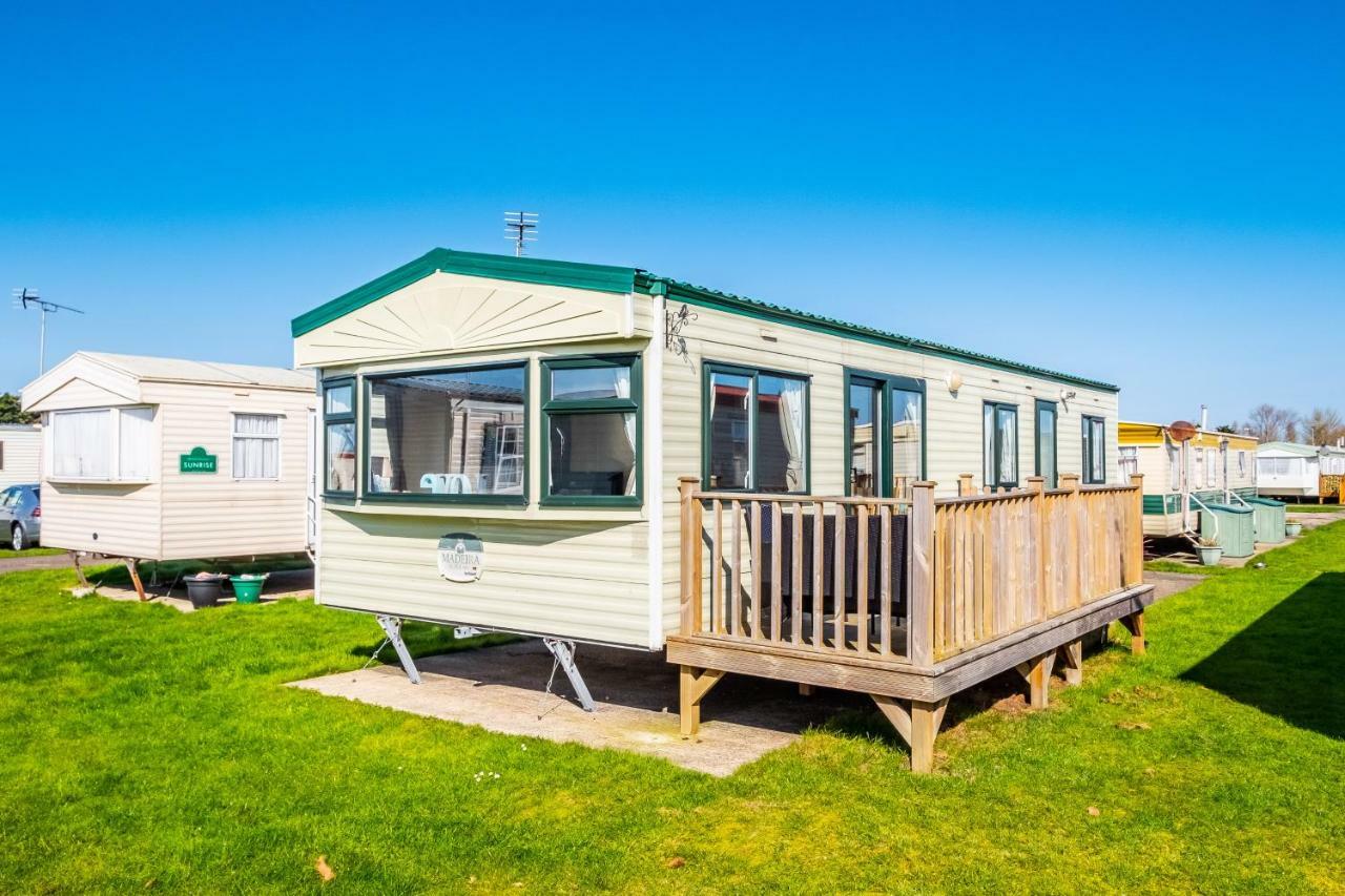 Caravan Beach Holiday Hotel Saint Osyth Esterno foto
