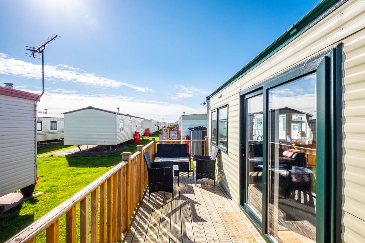 Caravan Beach Holiday Hotel Saint Osyth Esterno foto